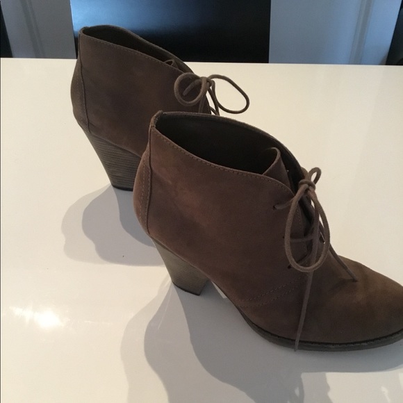 EUC Brown Leather Booties SZ 8 1/2 - Picture 5 of 5